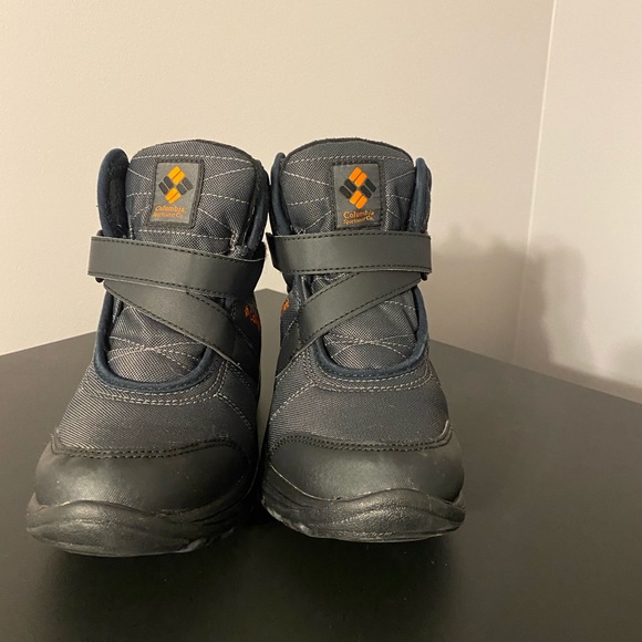 Boys Columbia snow boots size 6- great condition - Picture 5 of 9